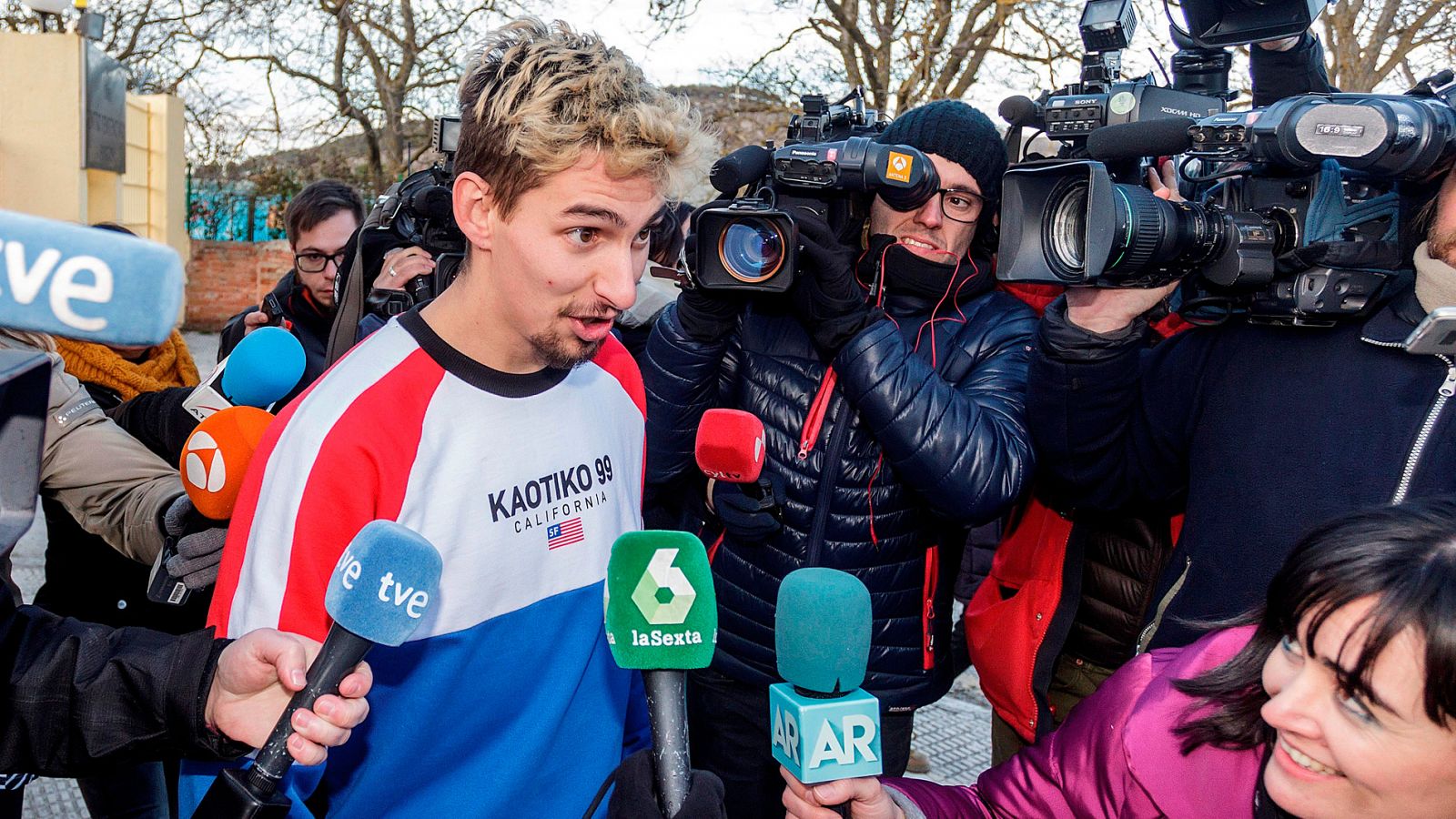 El exjugador de la Arandina CF, Carlos Cuadrado, a su salida de la prisión de Burgos