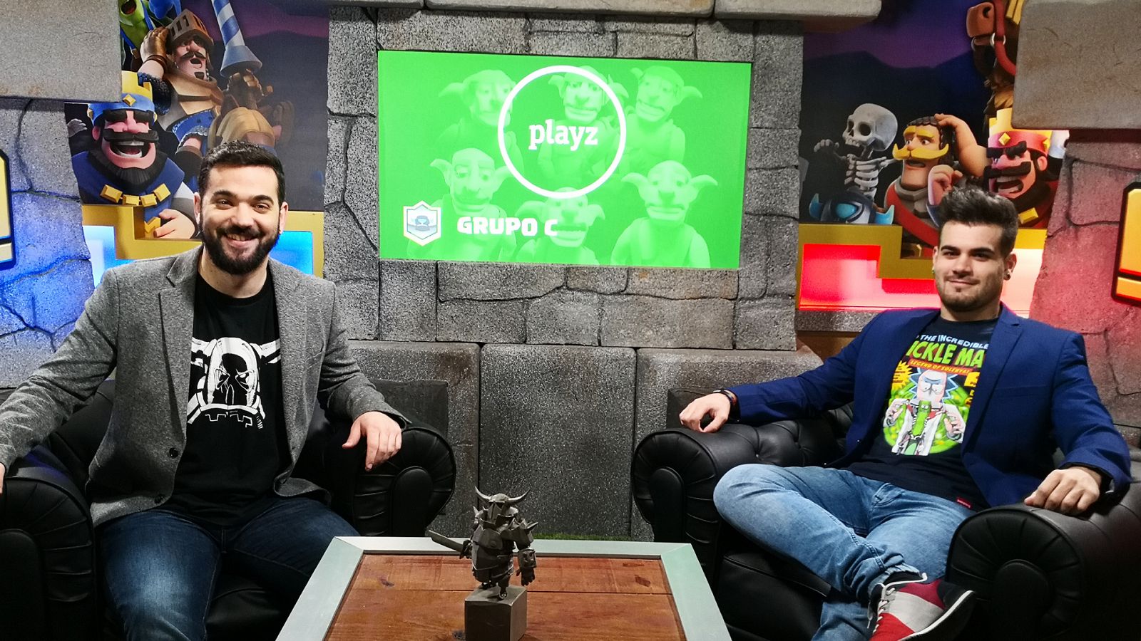 Los casters Seniki y Álex Polo presentan la tercera jornada de la fase de grupos