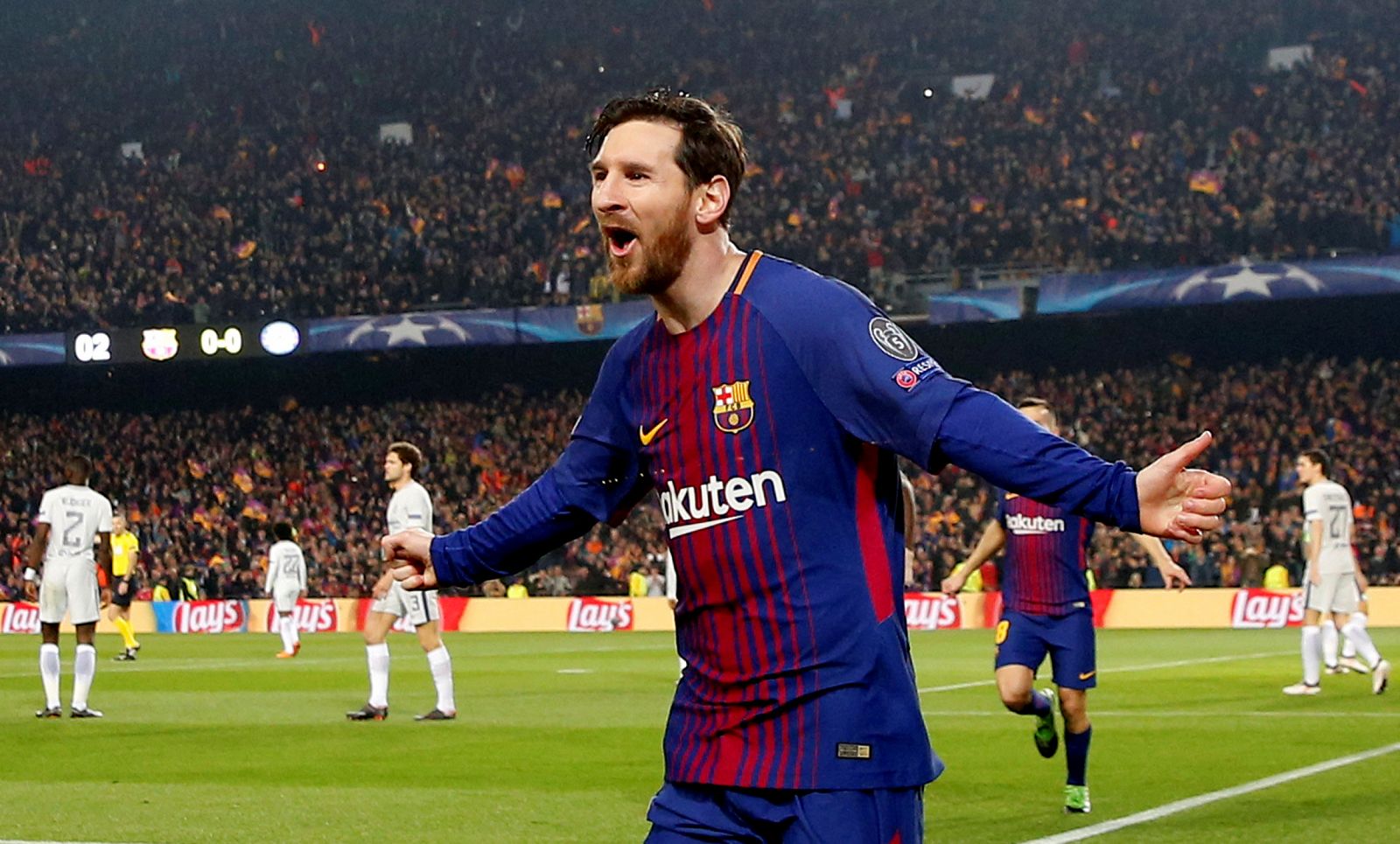 Leo Messi celebra el primer gol de la noche en el Camp Nou.