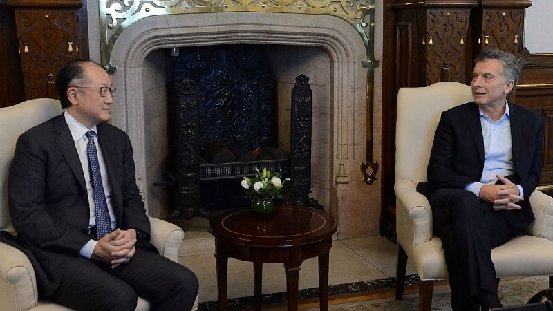 El presidente del Banco Mundial, Jim Yong Kim, y el presidente de Argentina, Mauricio Macri, durante la reunión del G-20 en Buenos Aires (Argentina)
