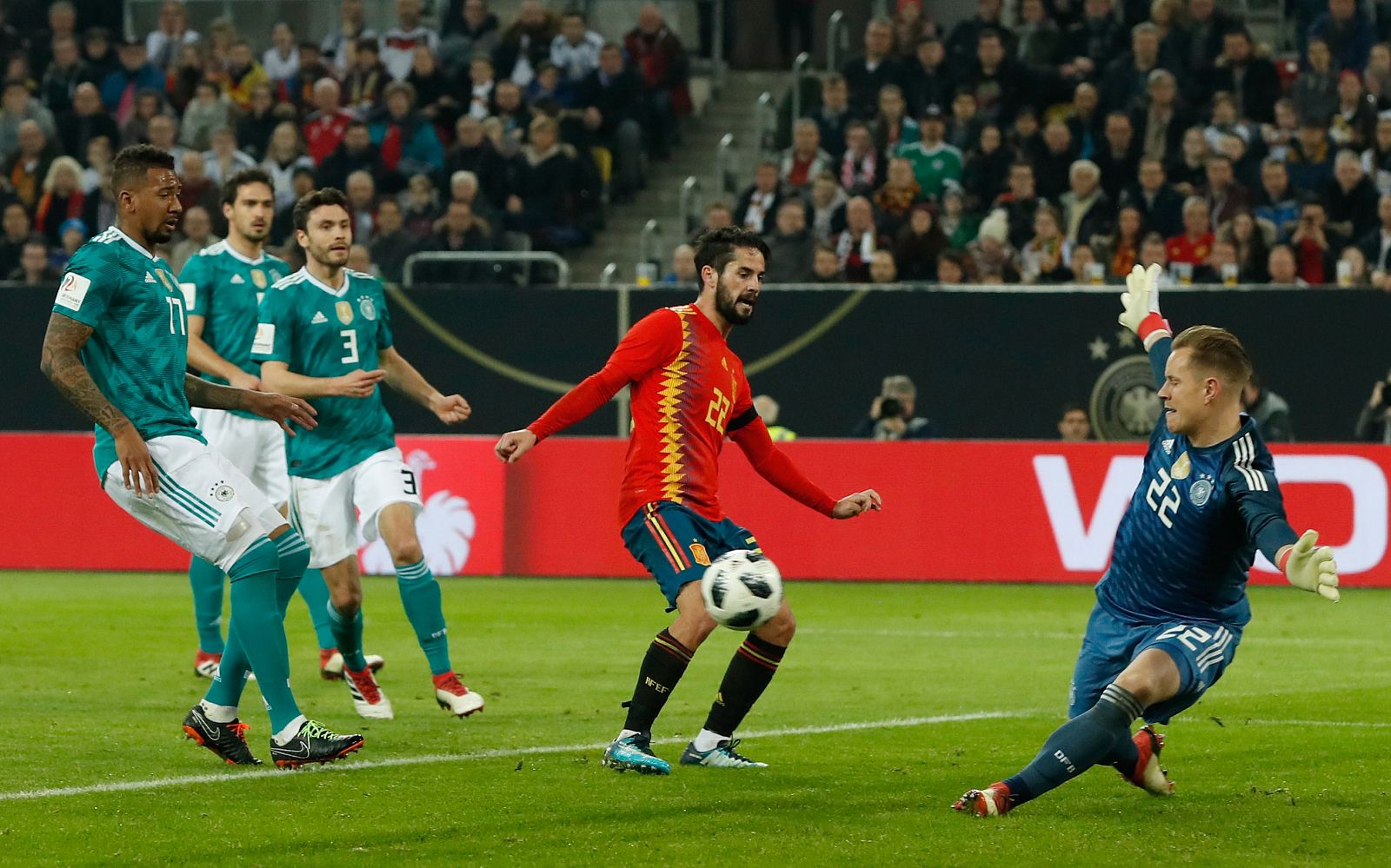 Isco falla una ocasión en el partido ante Alemania (1-1).