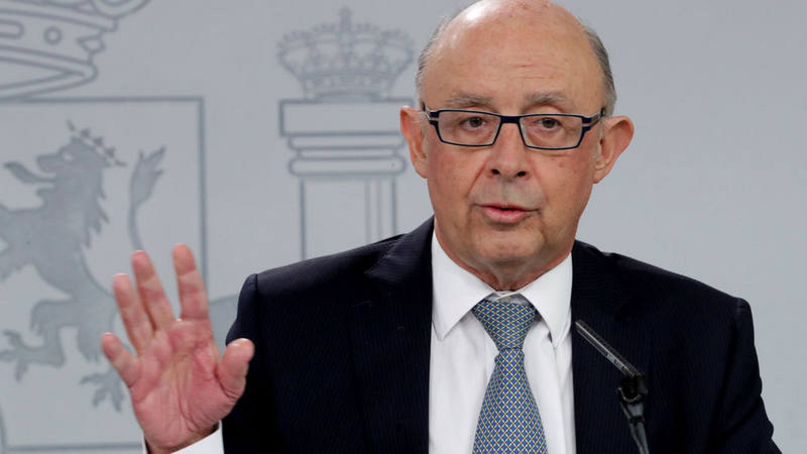 El ministro de Hacienda, Cristóbal Montoro, explica el proyecto de Presupuestos de 2018