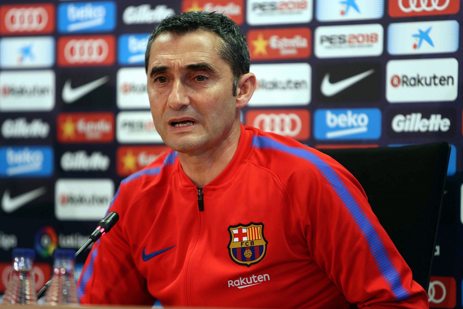 El entrenador del FC Barcelona, Ernesto Valverde, durante la rueda de prensa.