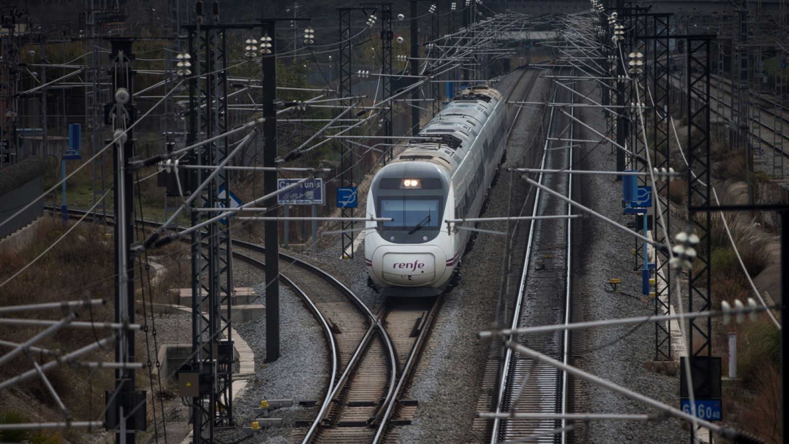 Más de la mitad de la inversión en infraestructura prevista para 2018 estará destinada a carreteras y ferrocariles.