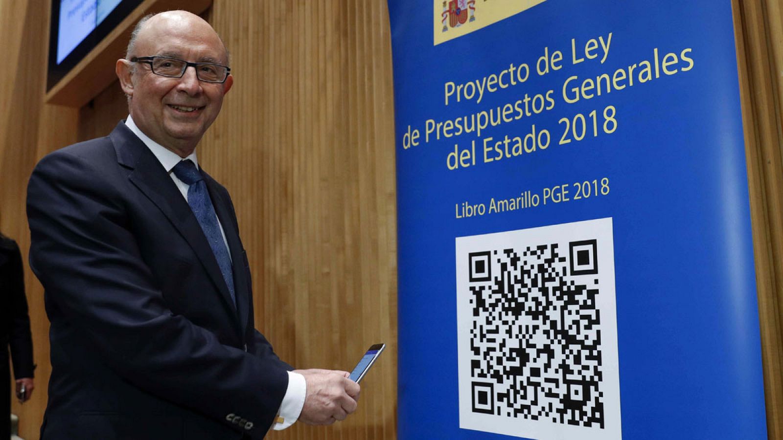 El ministro de Hacienda, Cristóbal Montoro, durante la presentación en el Congreso del proyecto de Presupuestos para 2018