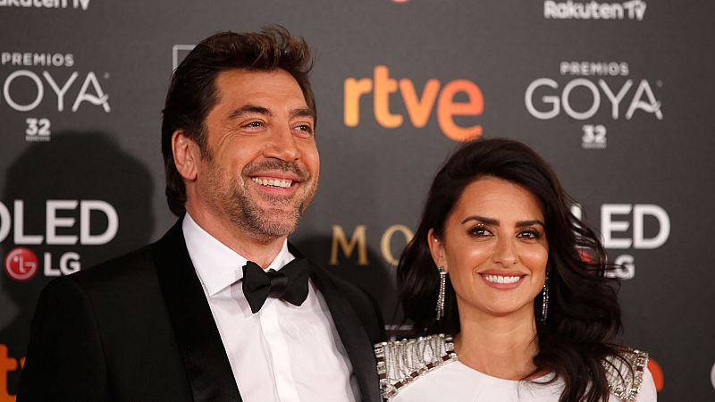 Los actores Penélope Cruz  y Javier Bardem, a su llegada a la ceremonia de entrega de la 32 Edición de los Premios Goya