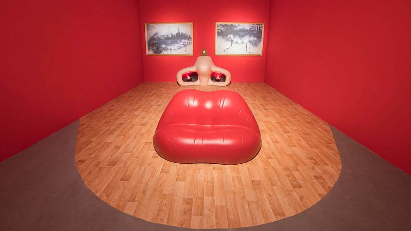 Réplica de la Sala Mae West realizada por el arquitecto Óscar Tusquets para la exposición