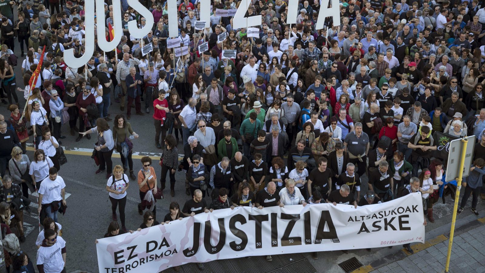 Manifestación en Pamplona para pedir "justicia" para los ocho jóvenes de Alsasua procesados por agredir a dos guardias civiles y sus parejas