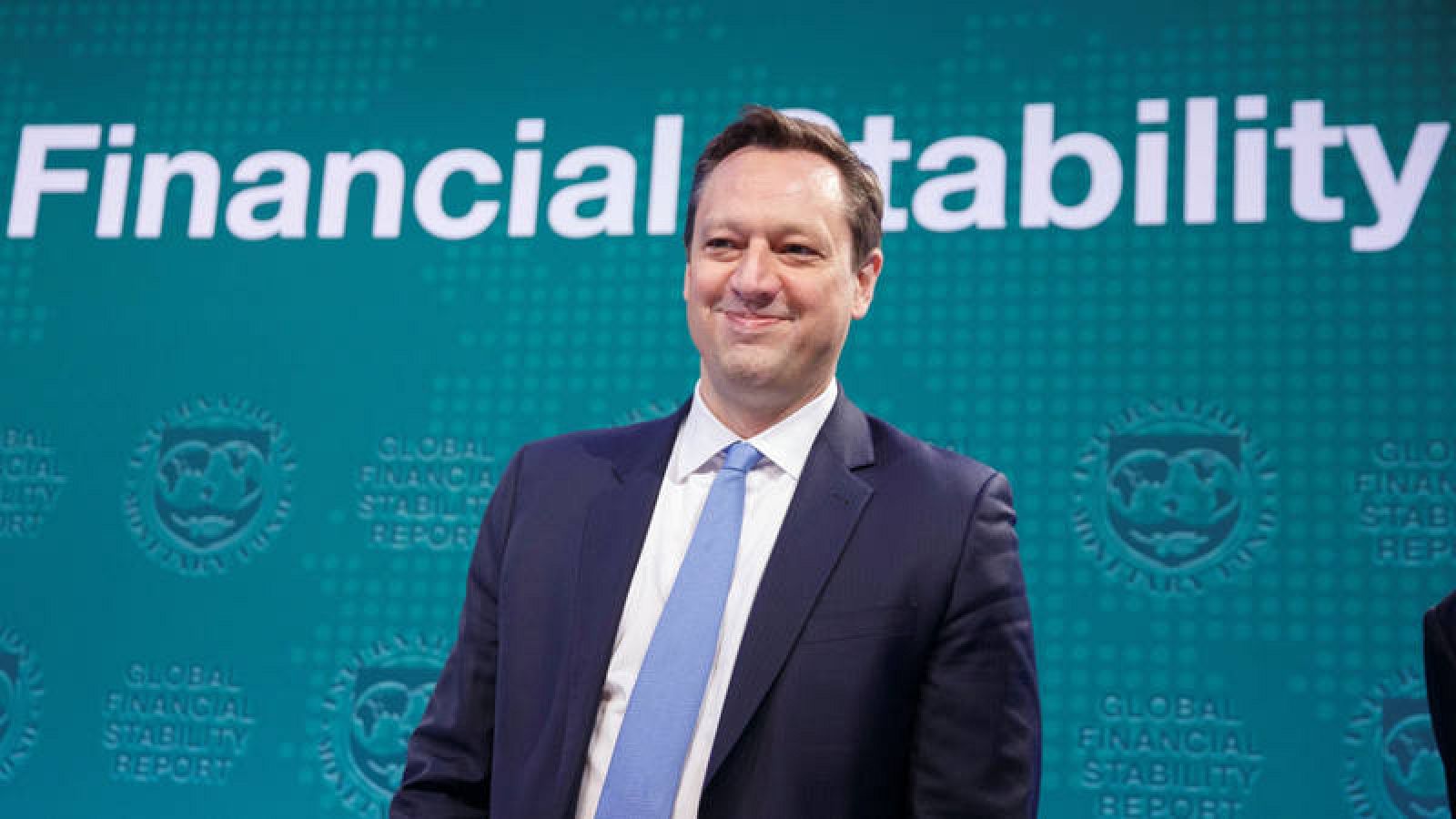 El FMI prevé que el déficit público español se sitúe en el 2% en 2023, frente al 0,5% estimado por el Ejecutivo