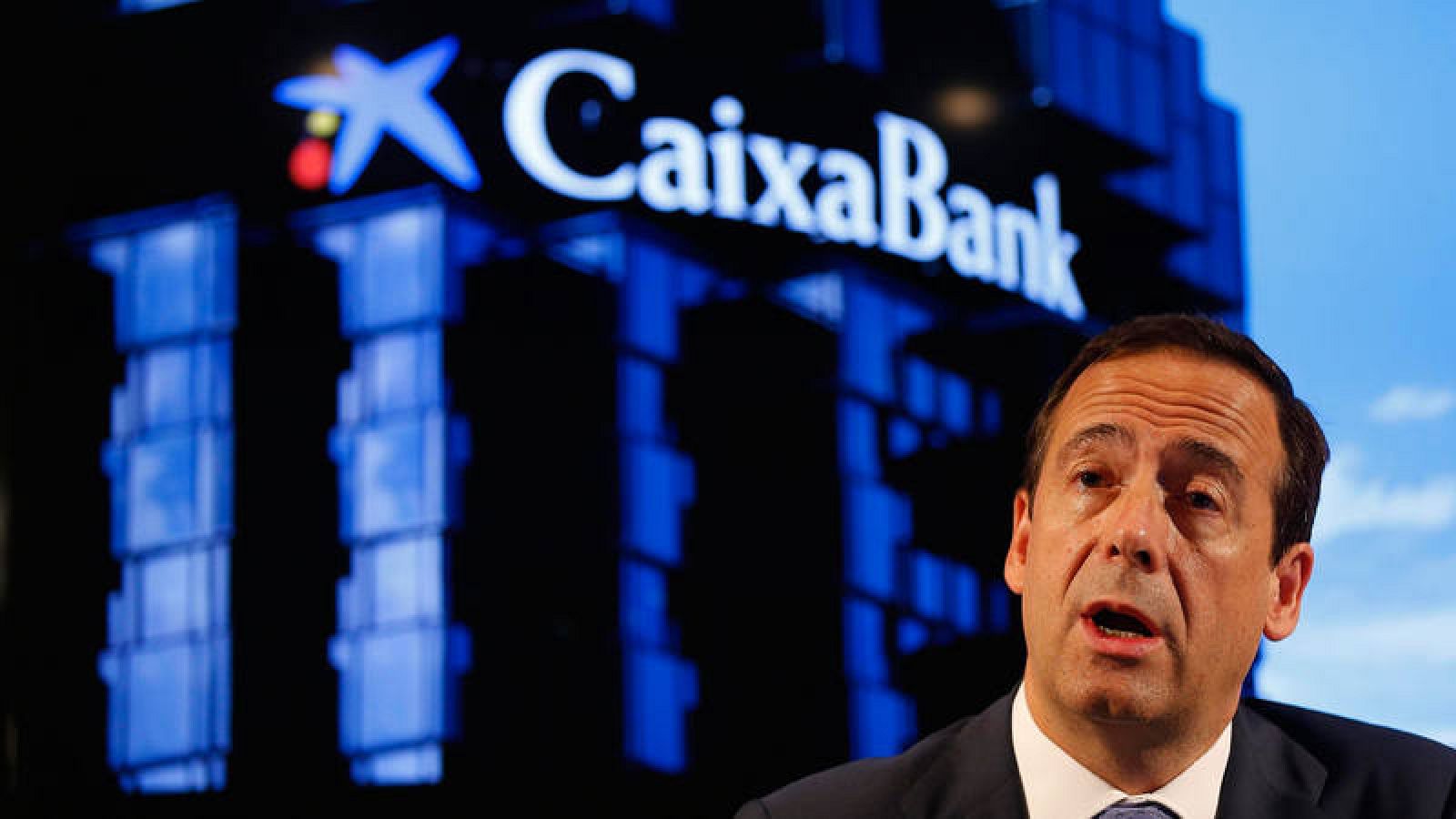 El juez investiga a Caixabank por presunto favorecimiento, auxilio y ocultación de fondos de la mafia china