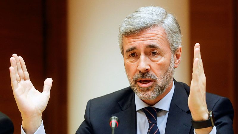 El exsecretario general del PP, Ángel Acebes, comparece en la Comisión de investigación de Les Corts Valencianes