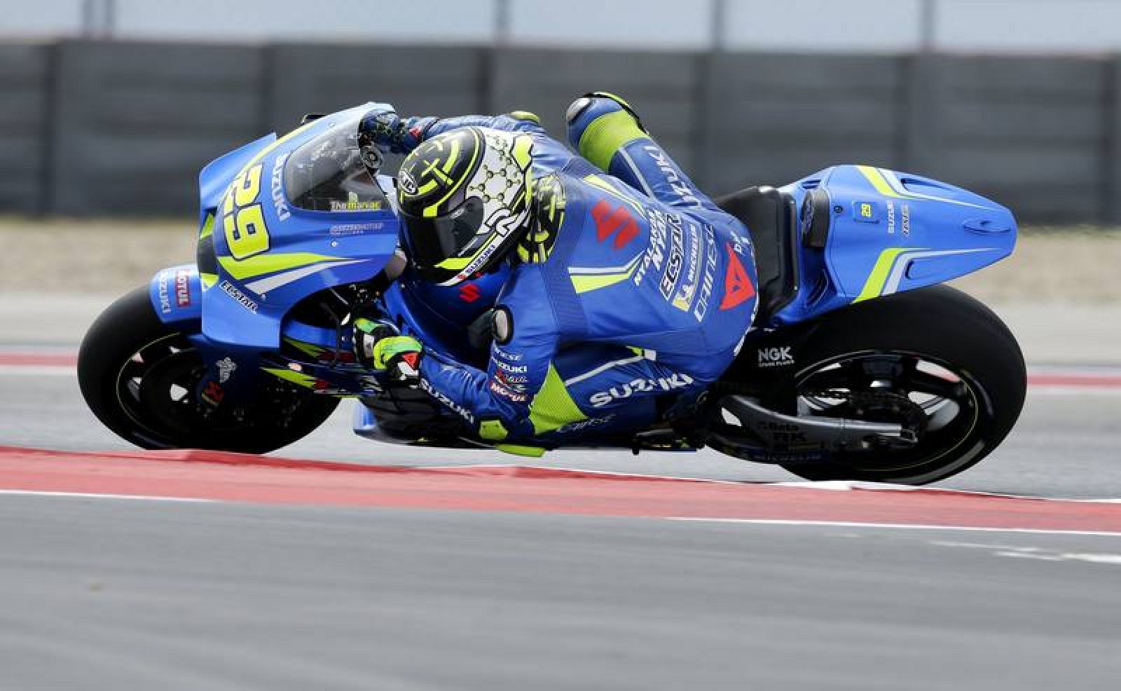 El italiano Iannone a lomos de su Suzuki.s