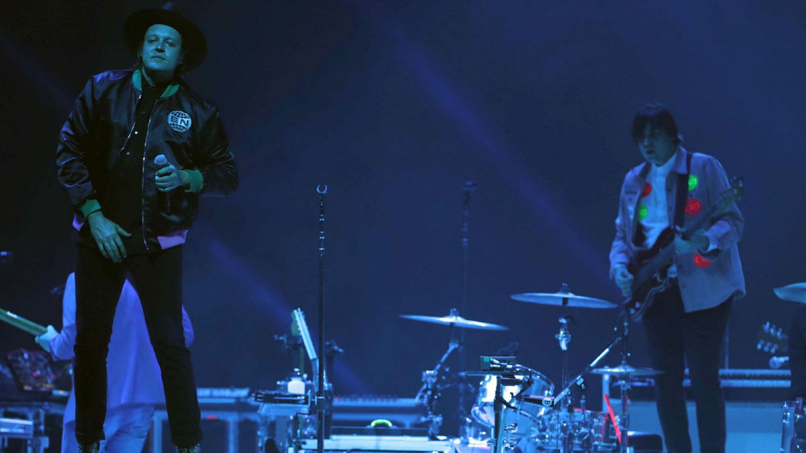 La banda canadiense de rock Arcade Fire durante su actuación el sábado 21 de abril de 2018 en el Palau Sant Jordi de Barcelona.