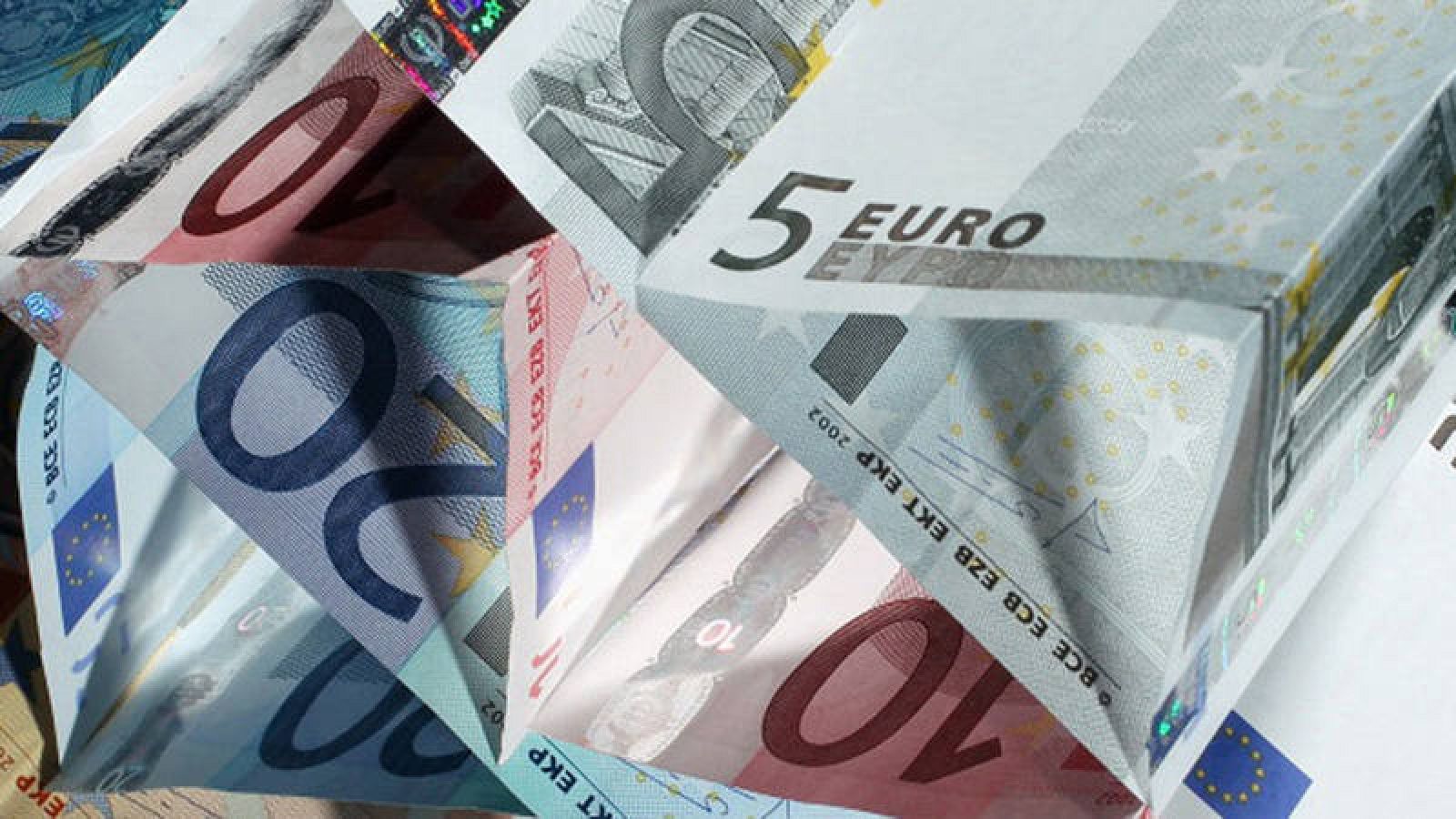 Un castillo construido con billetes de euro