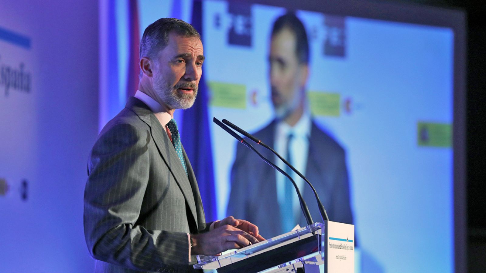 Felipe VI, en la ceremonia de entrega de los XXXV Premios Internacionales de Periodismo Rey de España