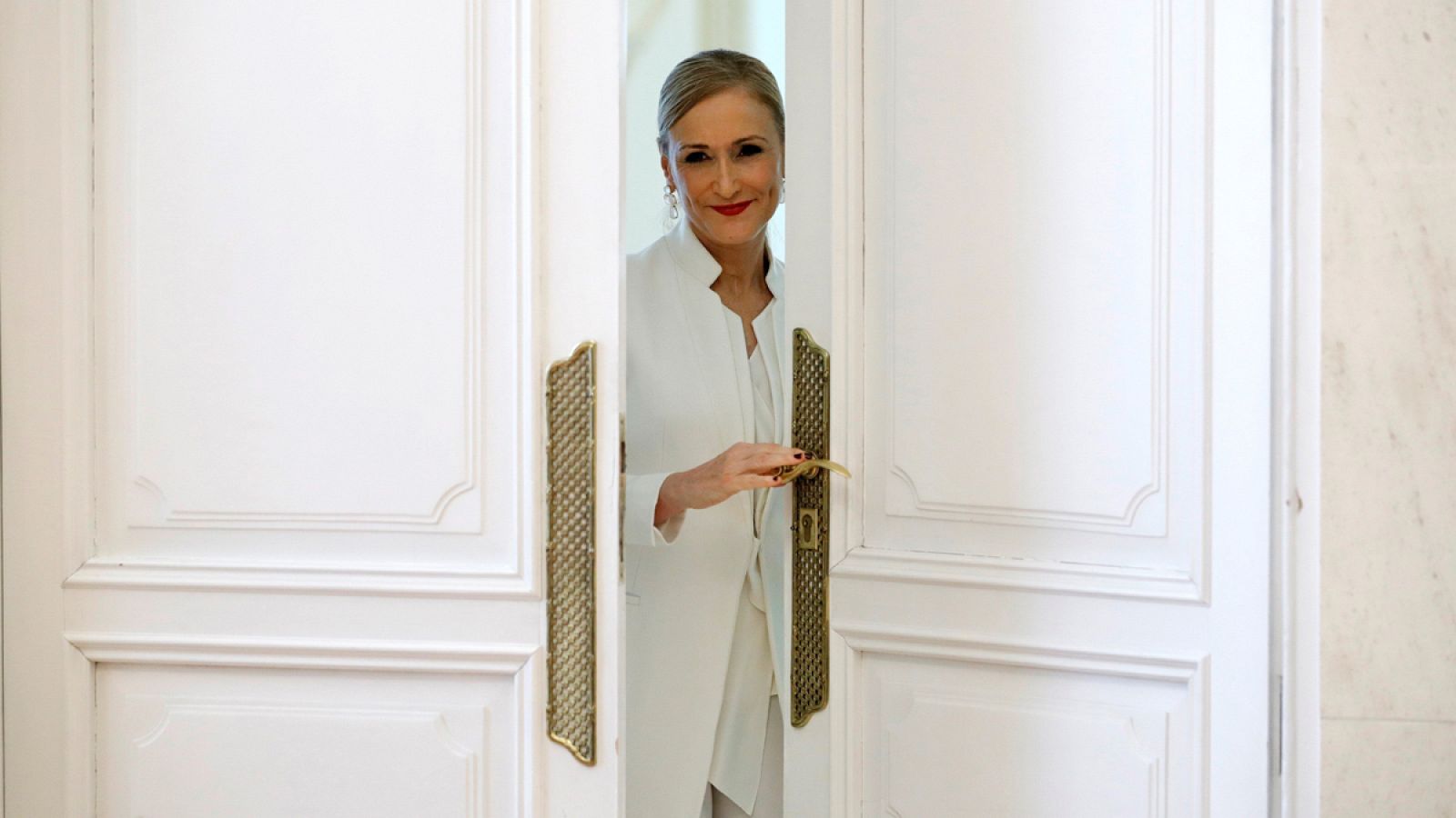 Cristina Cifuentes tras la rueda de prensa en la que ha anunciado su dimisión