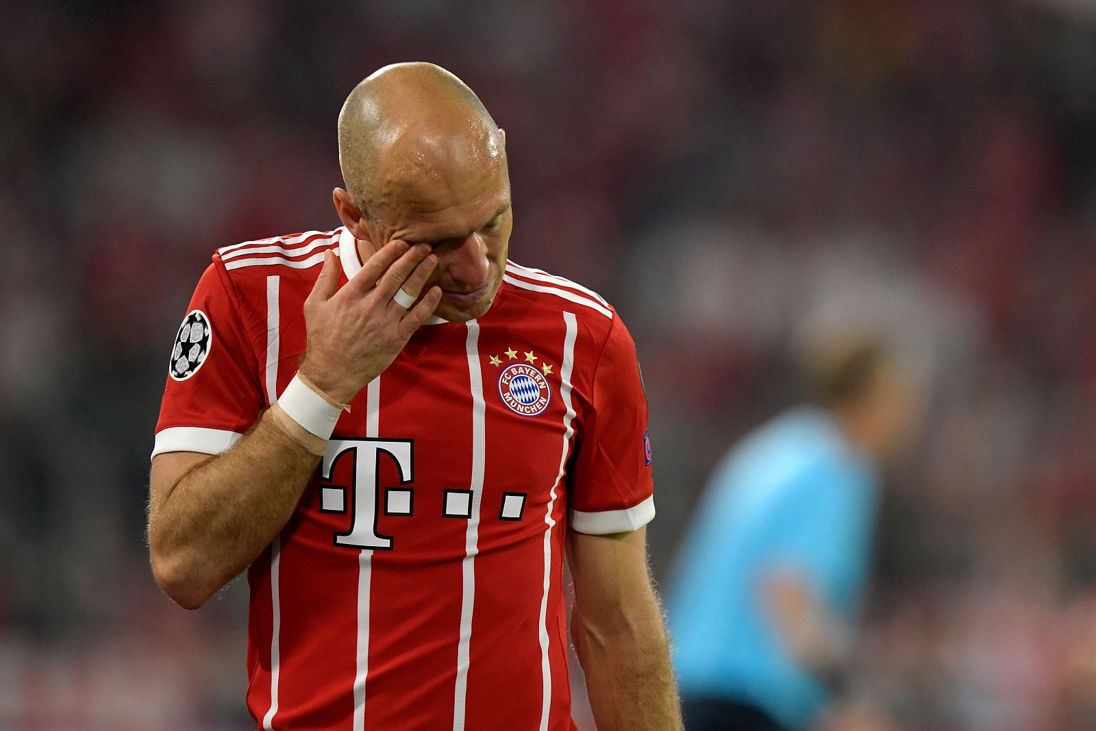 Robben no estará ante el Madrid