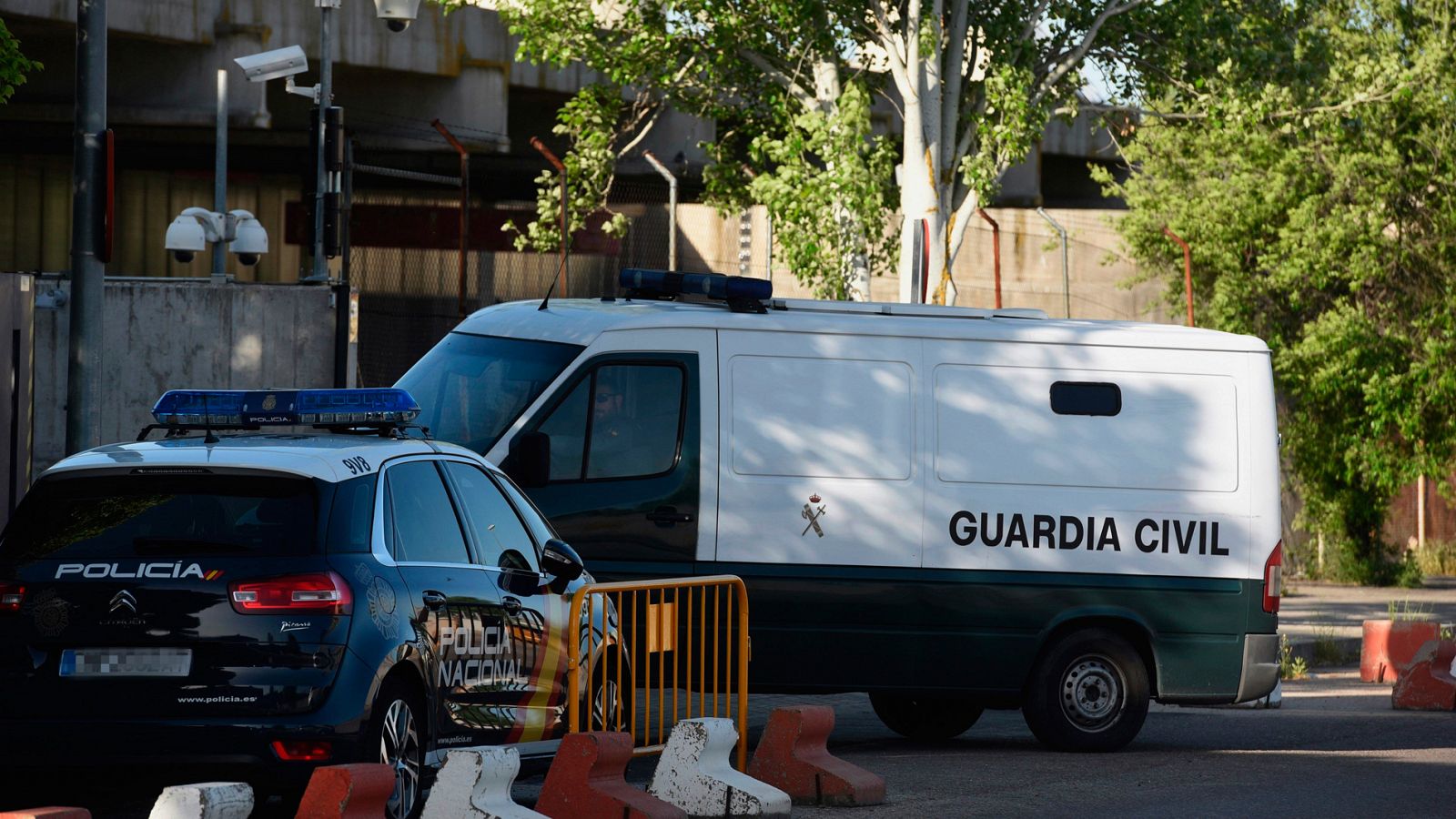 Un furgón de la Guardia Civil entra en la Audiencia Nacional