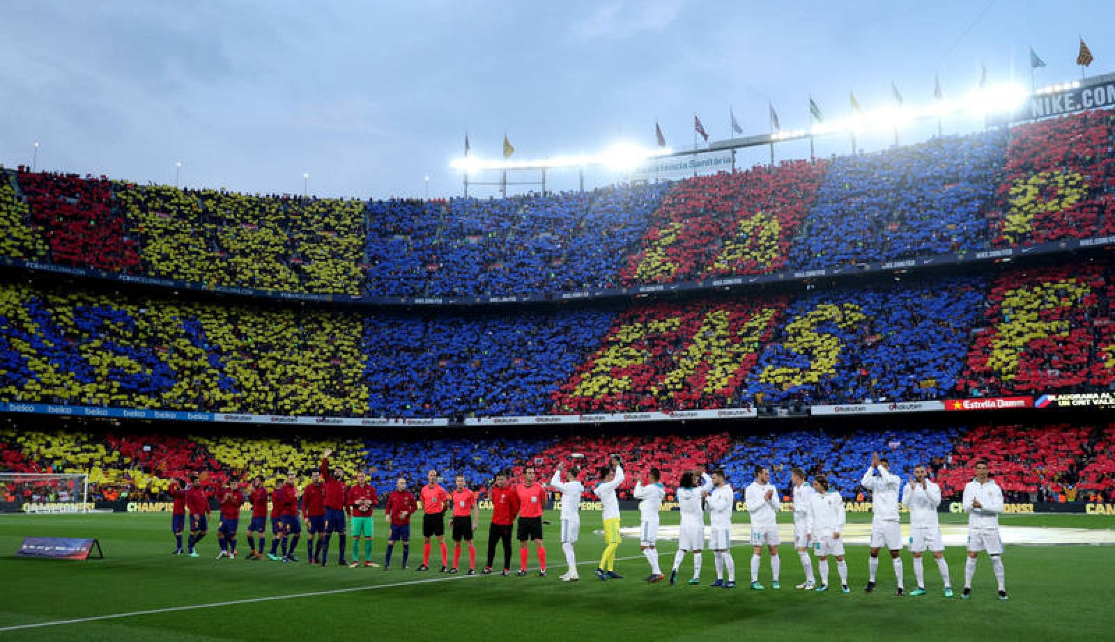 Imagen del mosaico del Camp Nou en el último Clásico.
