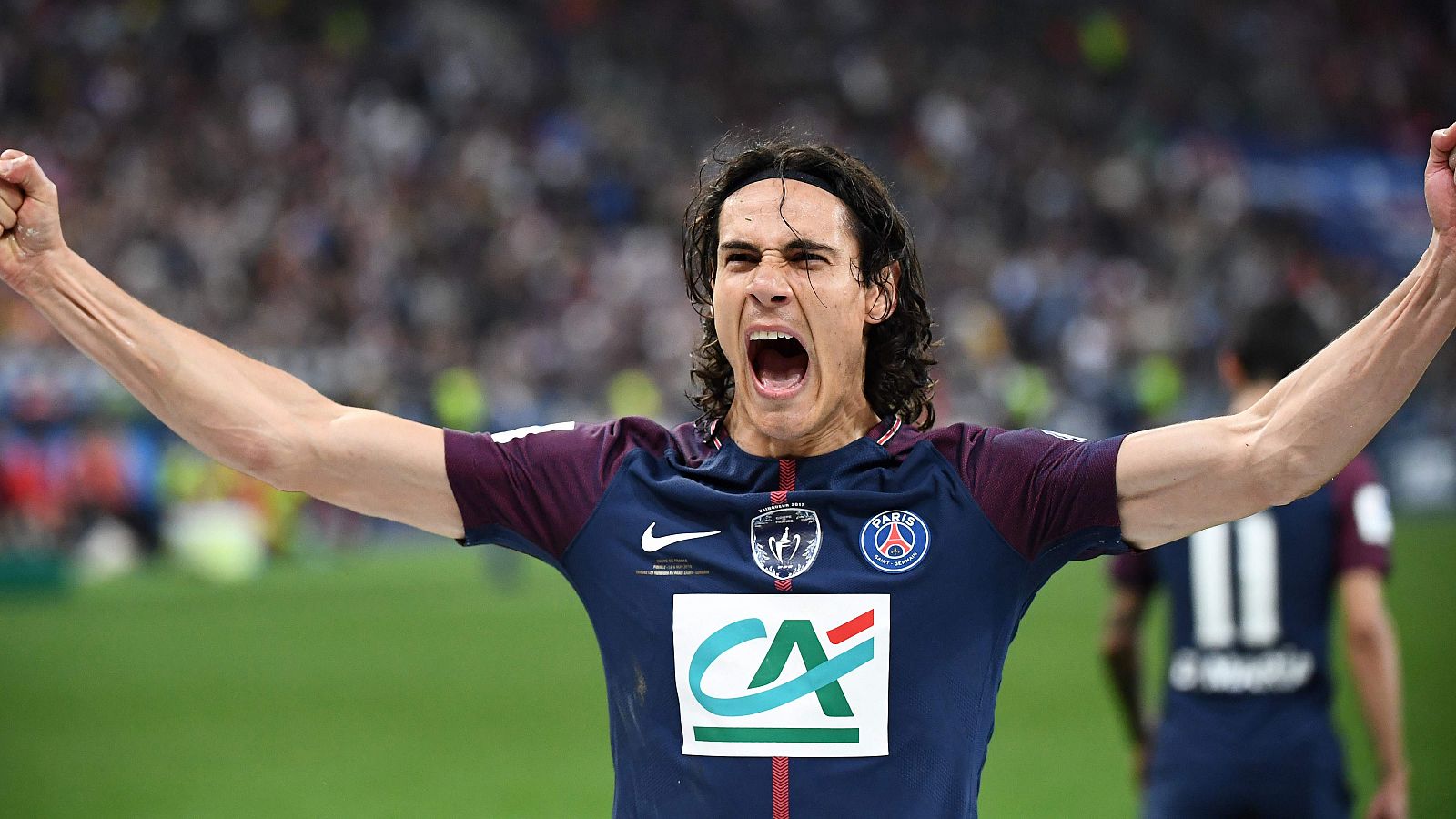 Edinson Cavani celebra el segundo gol del PSG en la final de Copa.