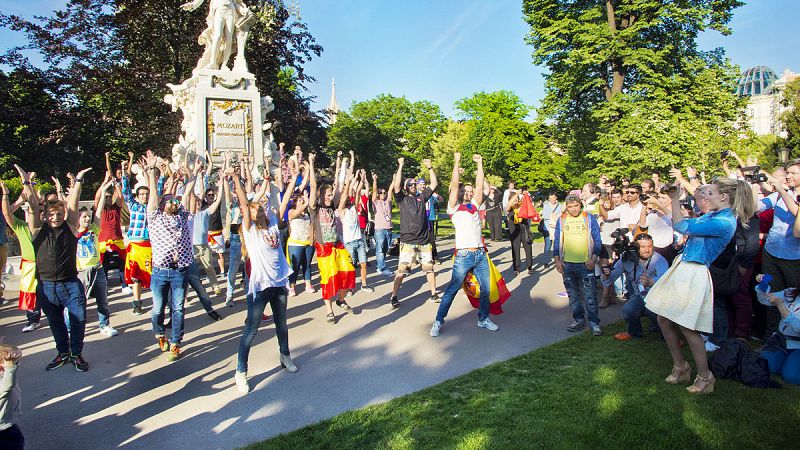 Eurofans, felices con Edurne en Eurovisión (Viena, año 2015)
