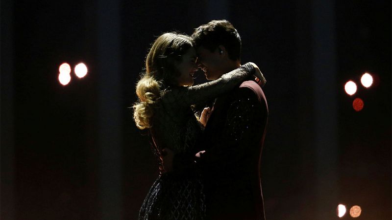 Amaia y Alfred, solos en la oscuridad