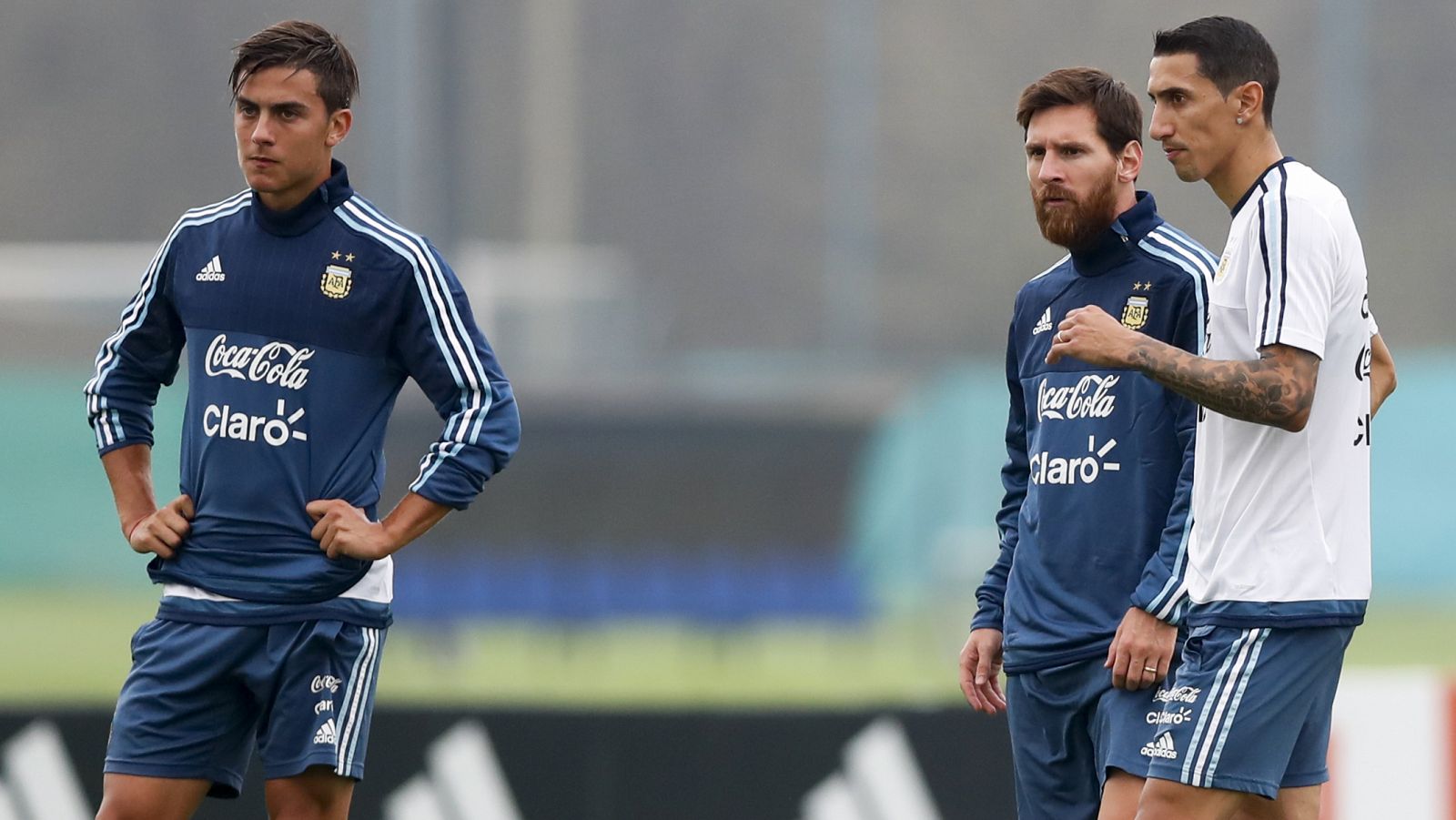 De izquierda a derecha, Dybala, Messi y Di María, en un entrenamiento de Argentina.