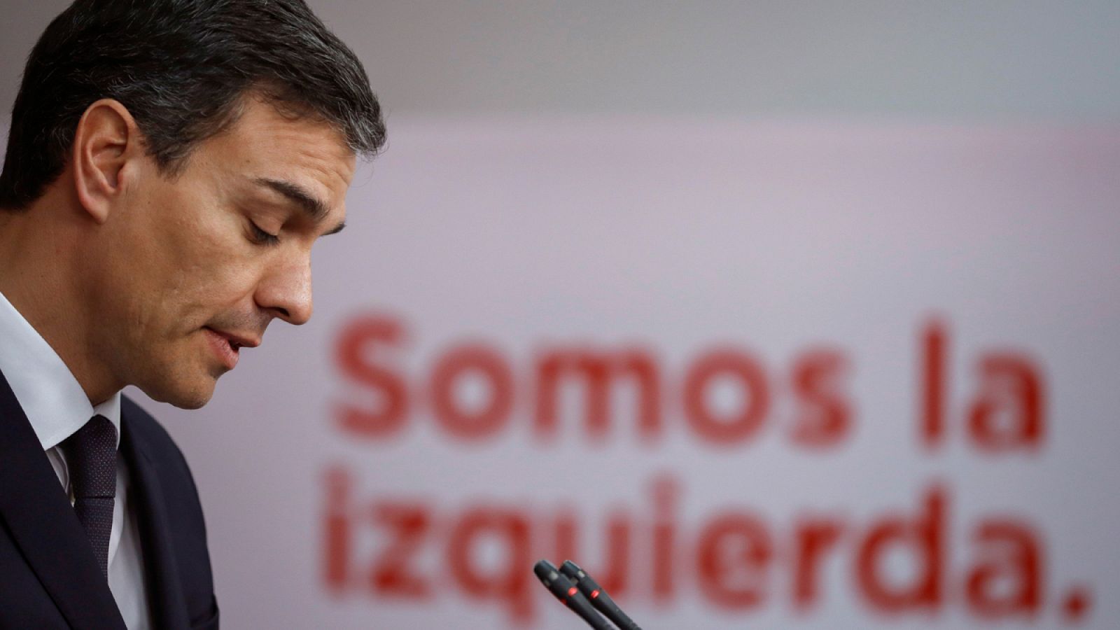 El líder del PSOE, Pedro Sánchez, en rueda de prensa ofrecida en la sede socialista de Ferraz.