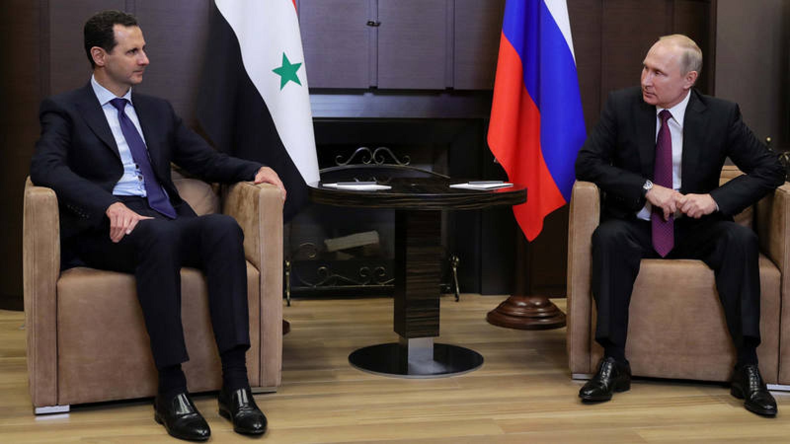 El presidente ruso, Vladimir Puitin, y su homologo de Siria, Bashar Al Asad durante su encuentro en Sochi 