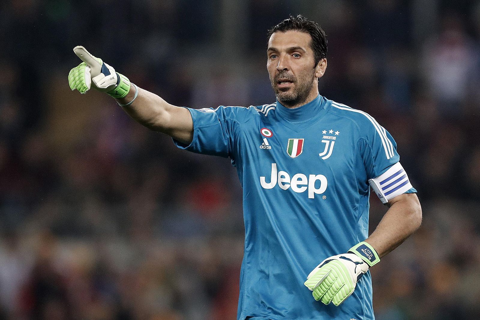 Buffon ha sido sancionado con tres partidos por su expulsión en los cuartos de Champions.