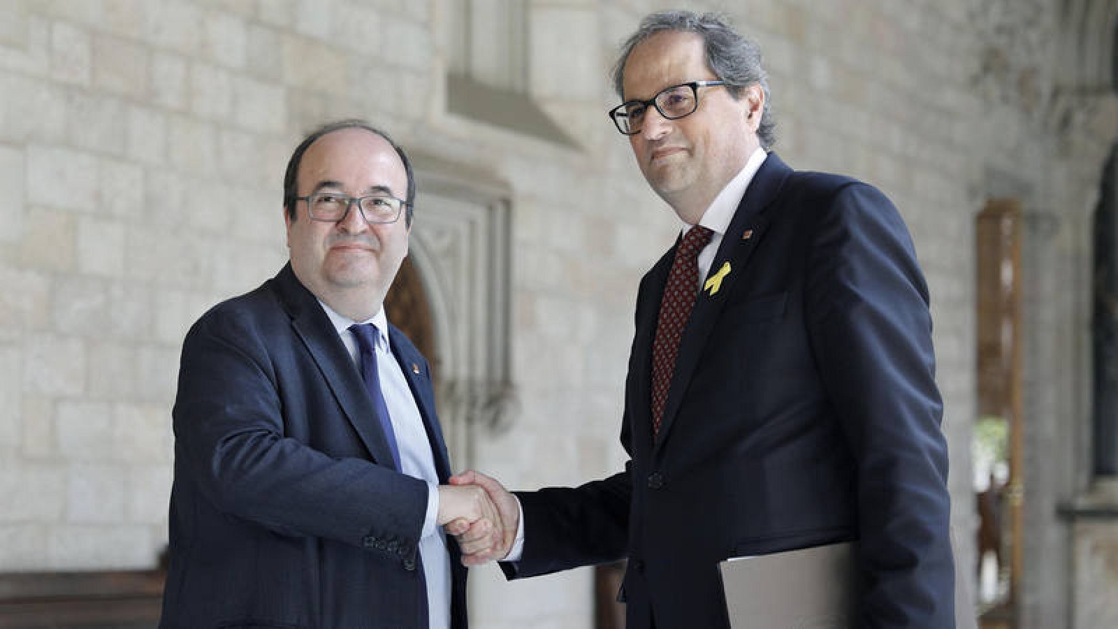 Torra saluda a Iceta al inicio de una ronda de contactos con líderes parlamentarios  