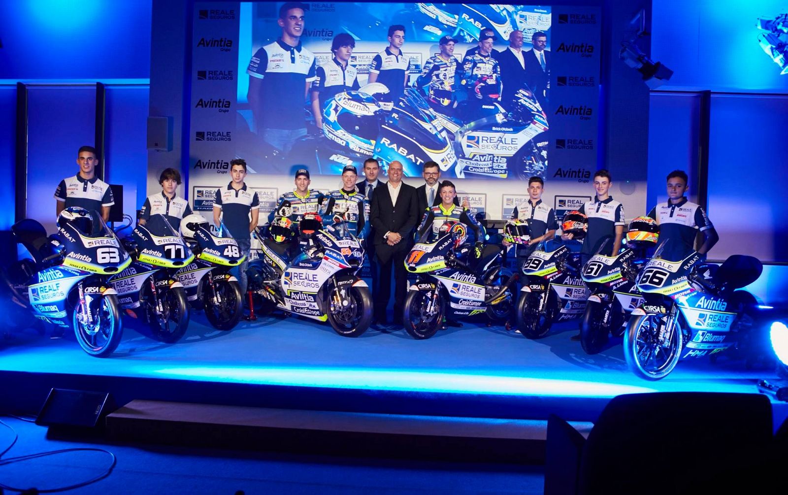 Fotografía de presentación del equipo Reale Avintia