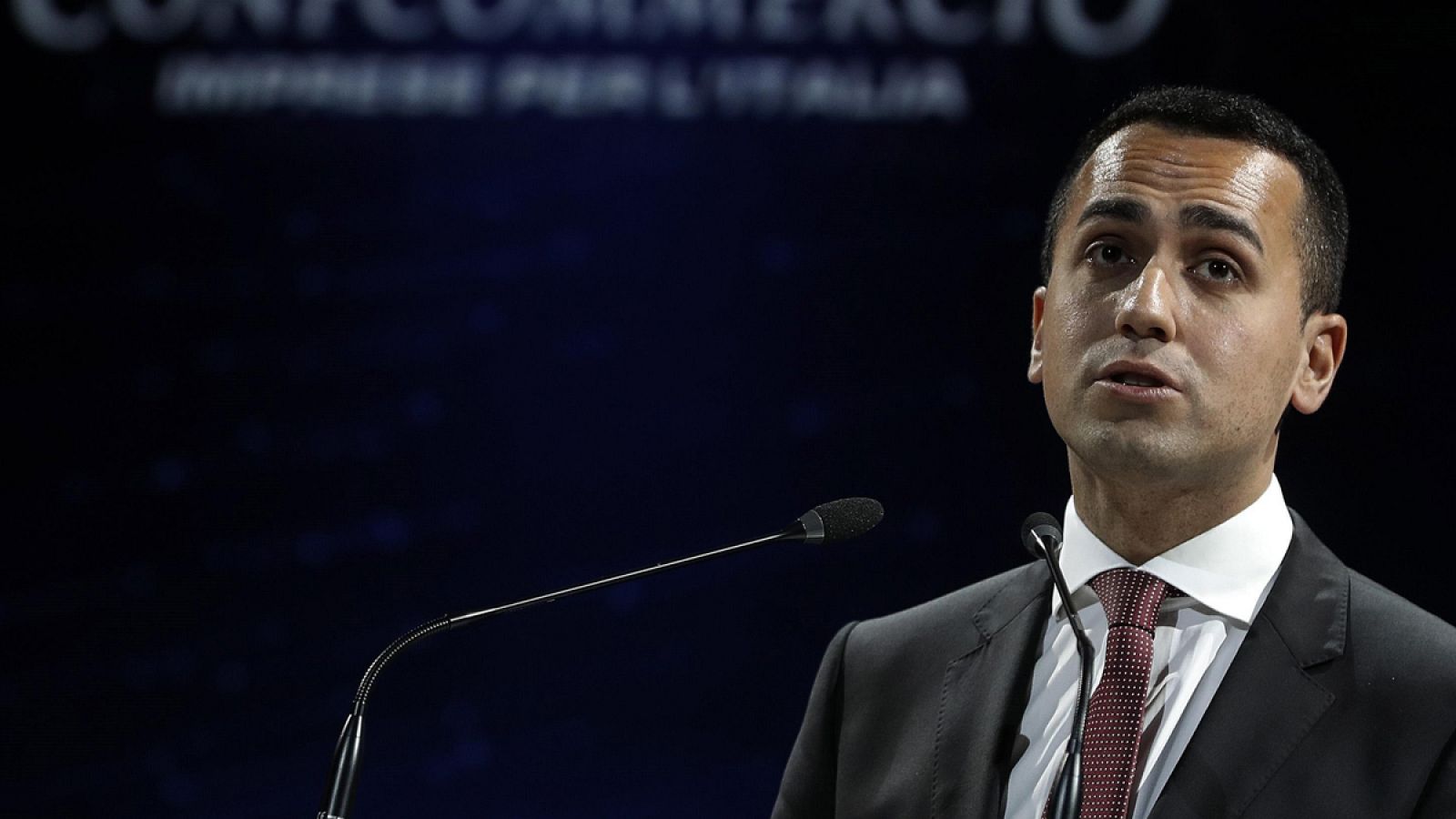 Luigi Di Maio, líder del partido gubernamental Movimiento 5 Estrellas, señaló que Francia "expulsa cada día a inmigrantes"
