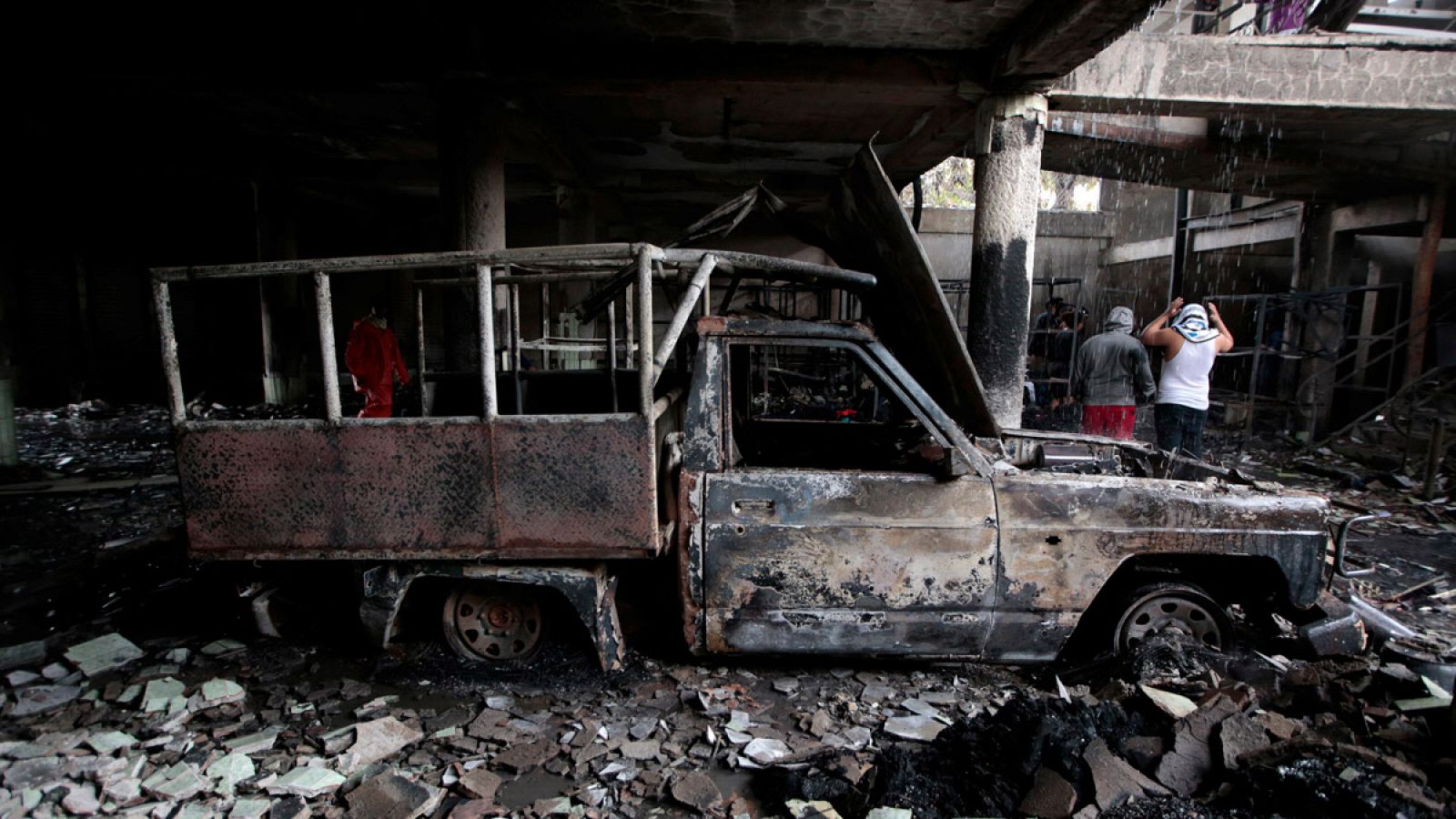 Interior de la casa quemada en Managua donde han muerto seis personas de una misma familia