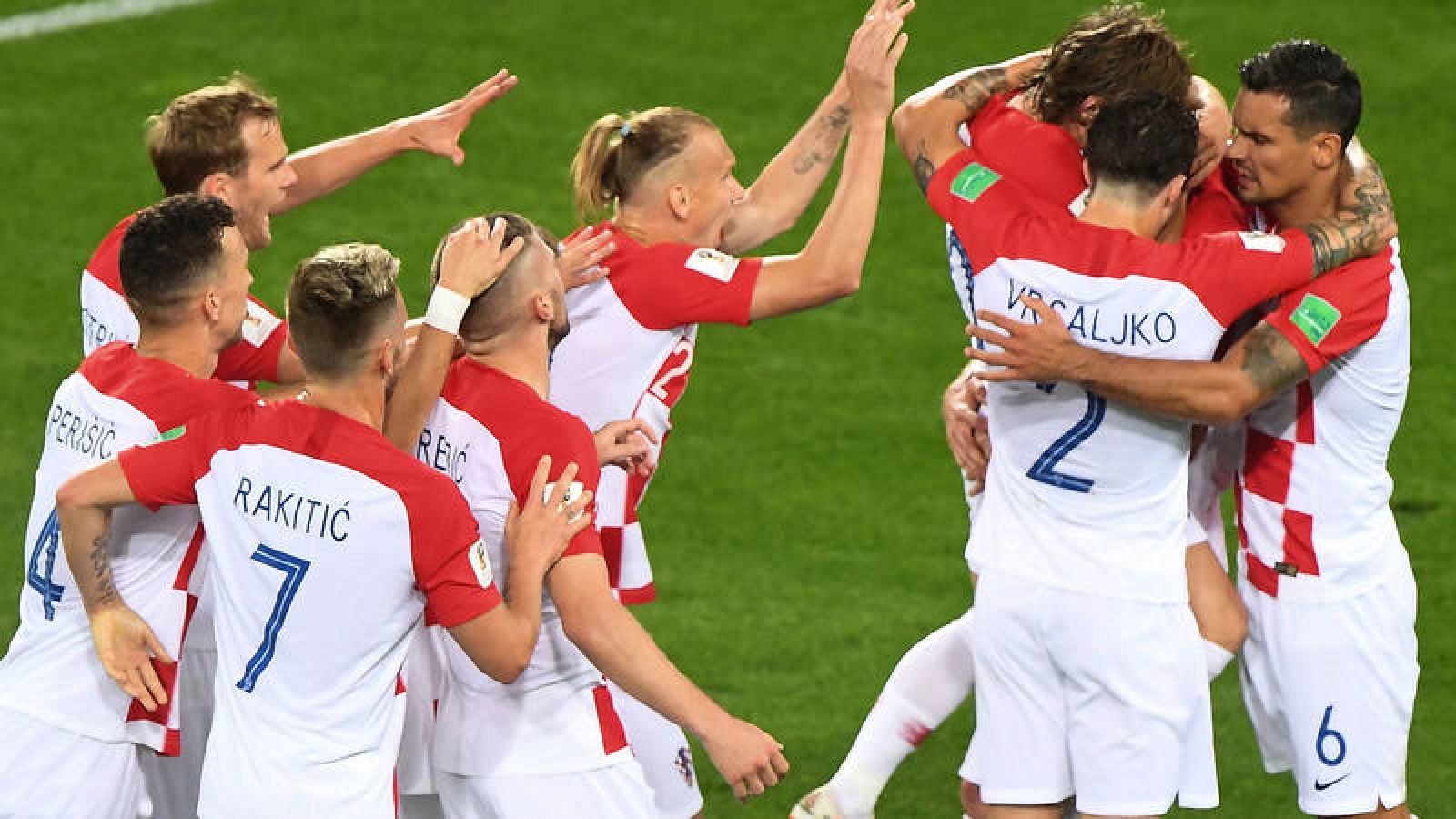 Los jugadores de Croacia celebran su victoria sobre Nigeria.