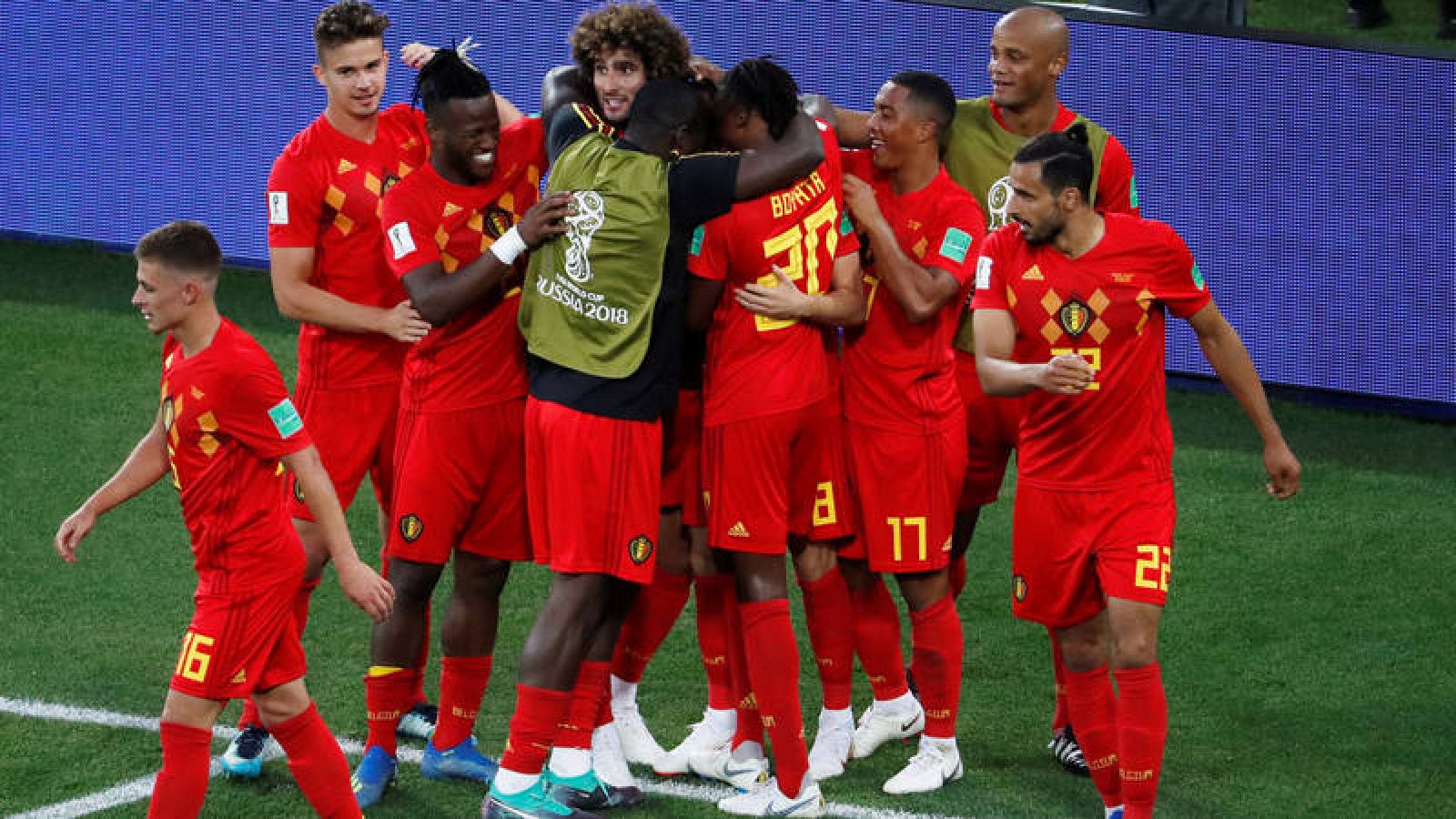 Bélgica se lleva el 'liderato envenenado' ante Inglaterra