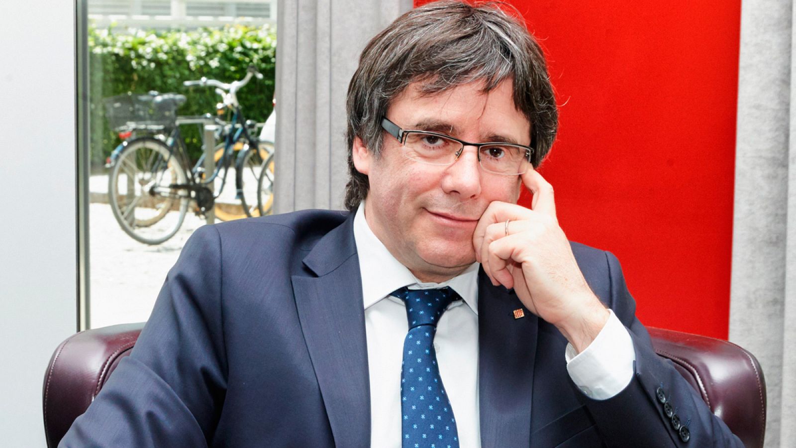 El expresidente catalán Carles Puigdemont, posando en su actual residencia en Berlín.