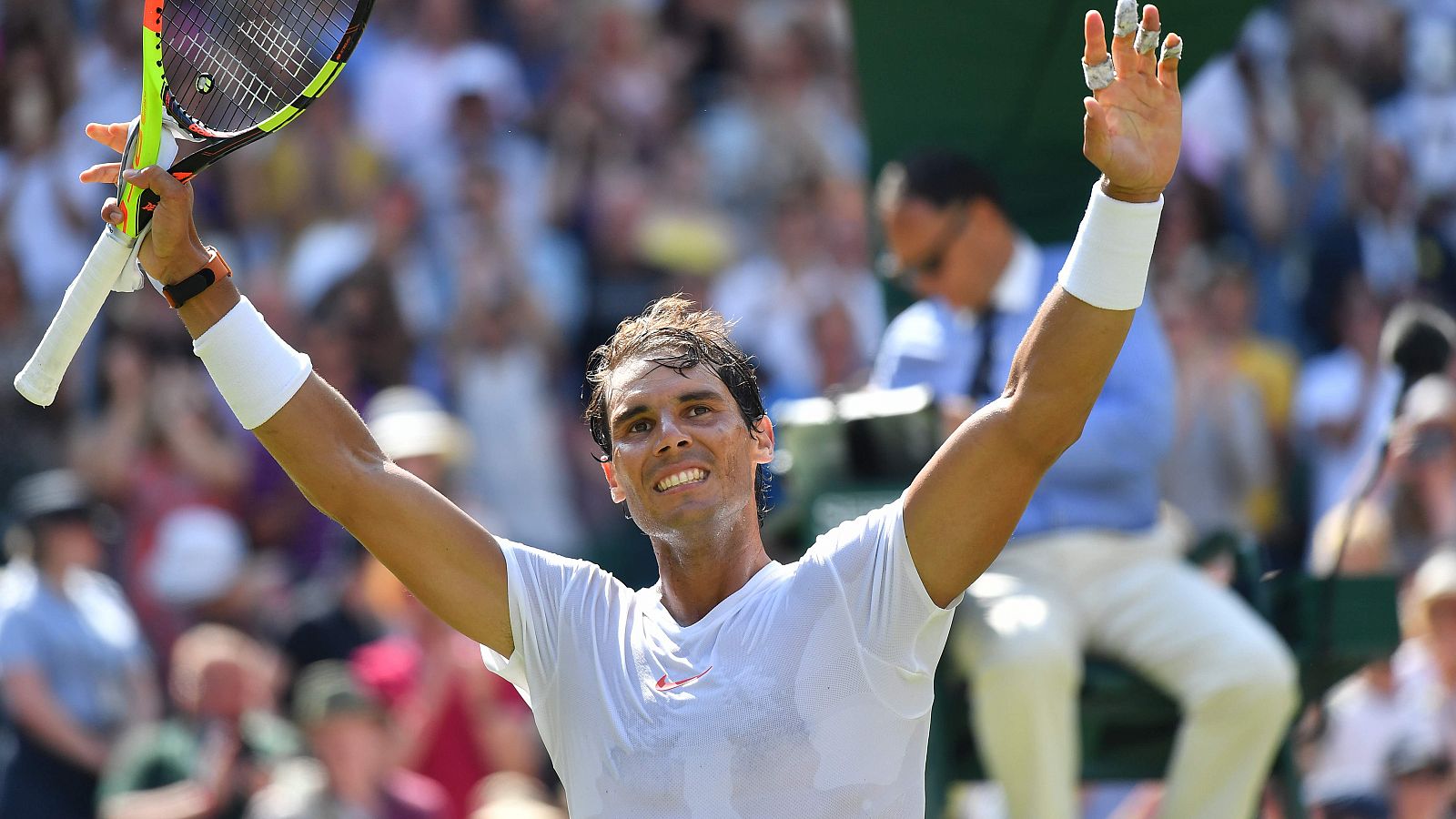 Rafa Nadal celebra su victoria ante el australiano De Miñaur