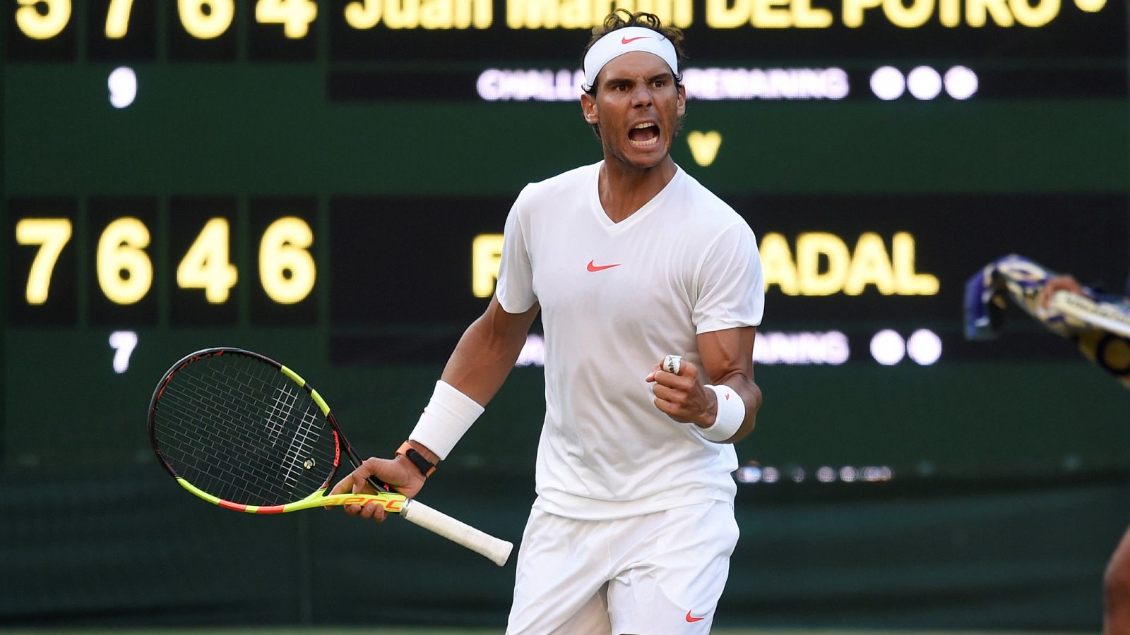 El tenista español Rafa Nadal celebra un punto ante Juan Martín del Potro.