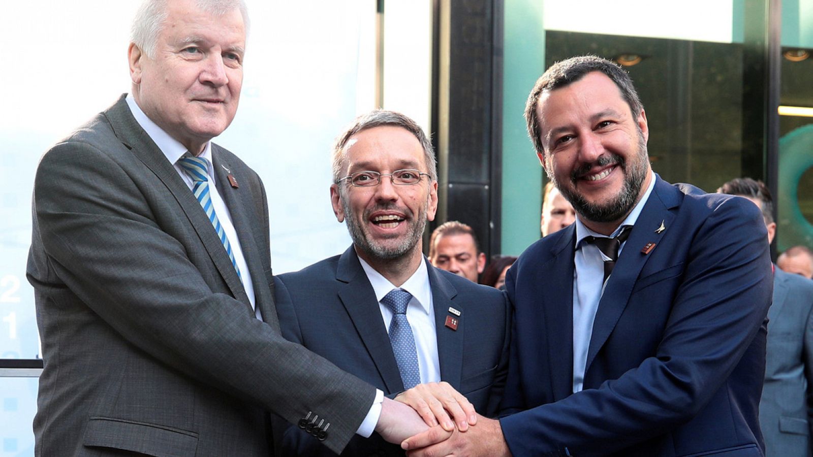 De izquierda a derecha, los ministros de Interior de Alemania, Horst Seehofer; Austria, Herbert Kickl; e Italia, Matteo Salvini, en Innsbrück, el 12 de julio de 2018.