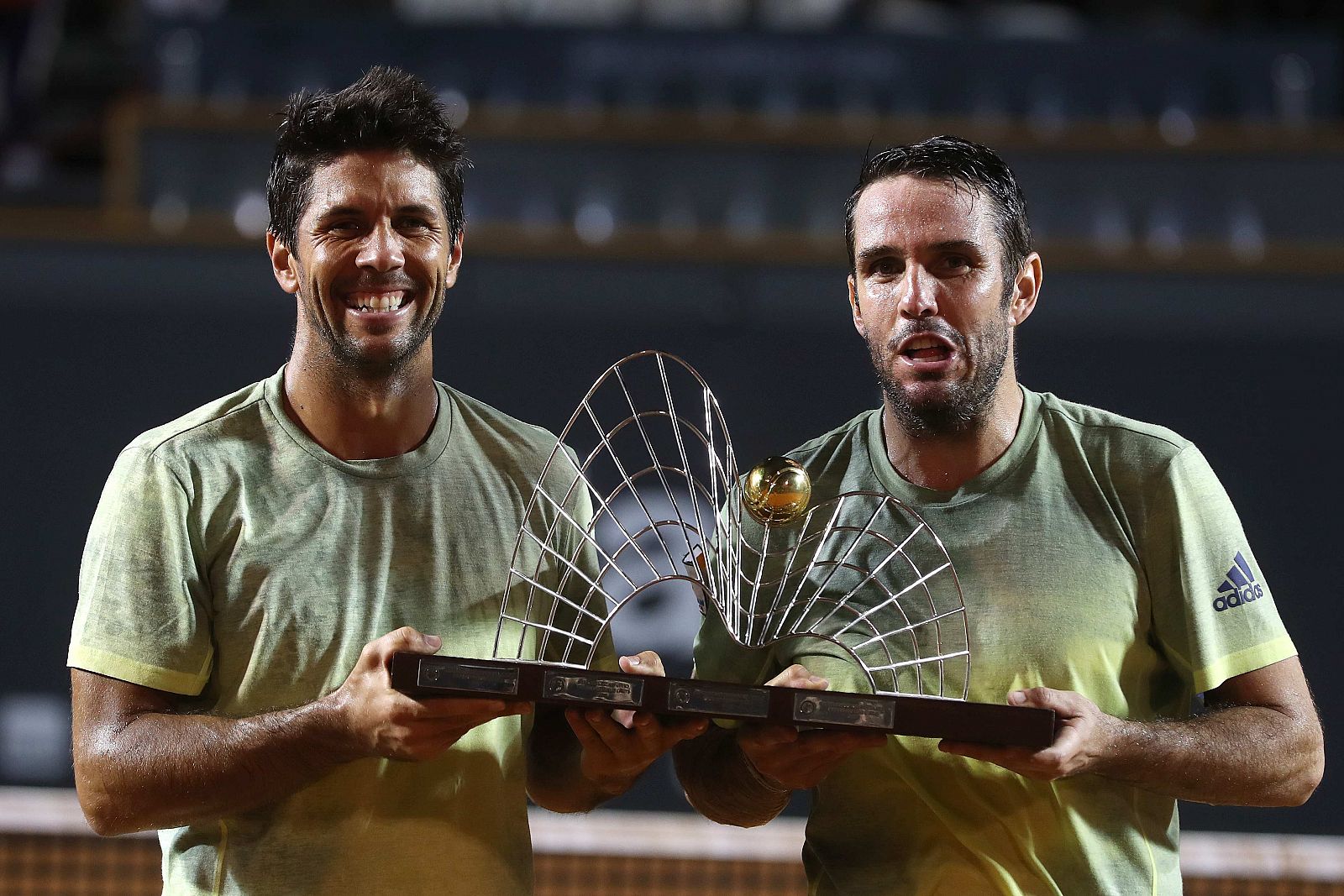 Verdasco (i) y Marrero celebran el título de dobles del último Abierto de Río