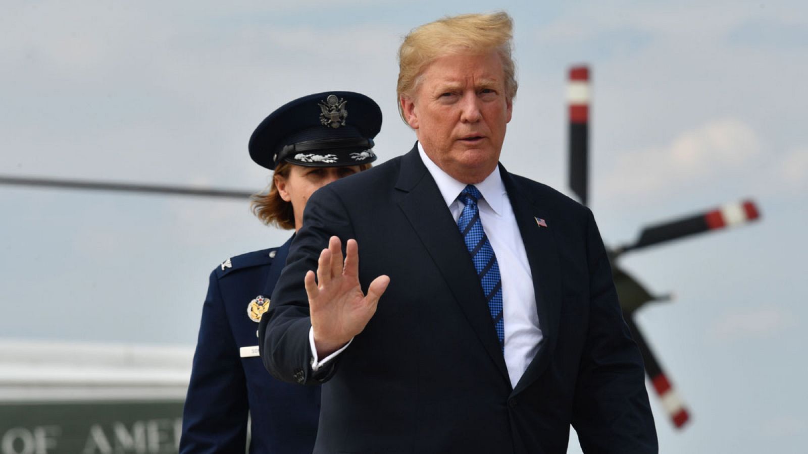 El presidente de los Estados Unidos, Donald Trump, antes de subirse al Air Force One el viernes 20 de julio de 2018.