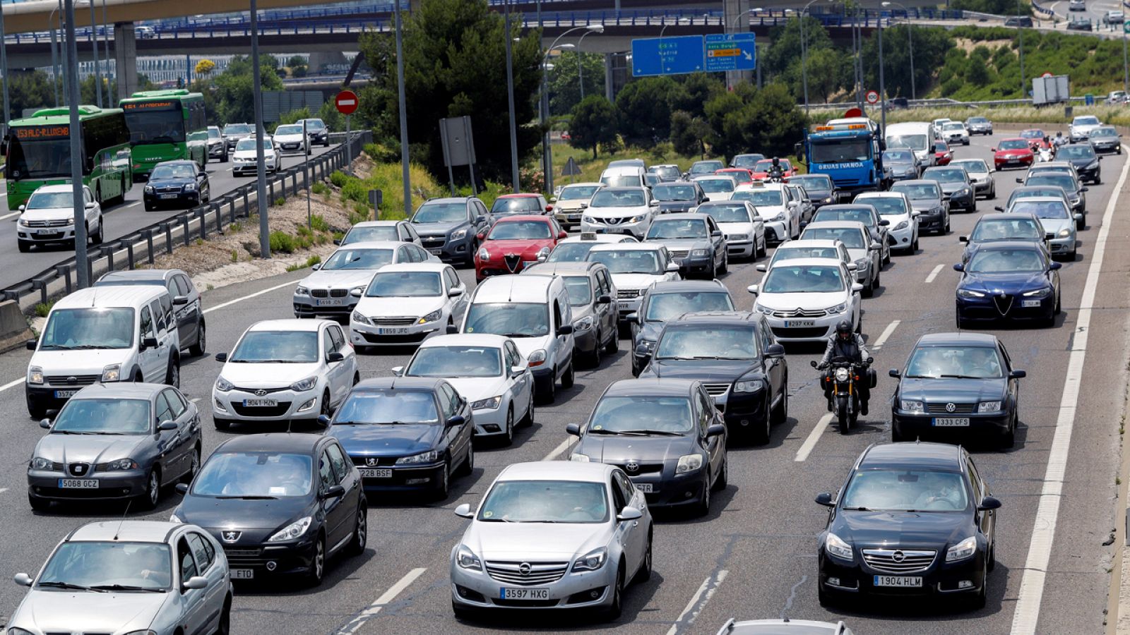 Retenciones en Madrid durante la operación salida de junio