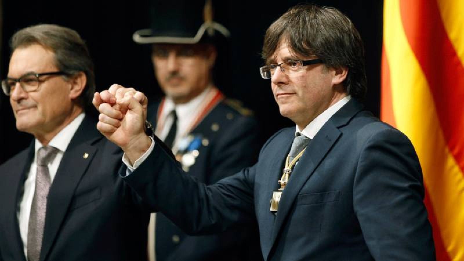  El magistrado explica que el PDeCAT es un "mero continuador" de CDC.