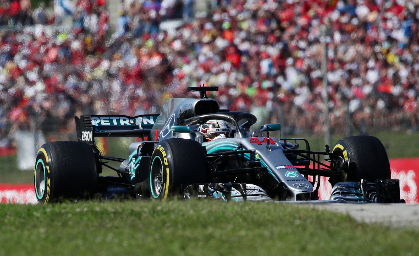 Hamilton, durante la carrera en Hungaroring
