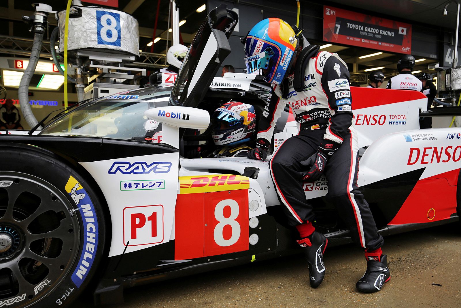 Fotografía facilitada por Toyota de Fernando Alonso durante un entrenamiento en Silverstone.