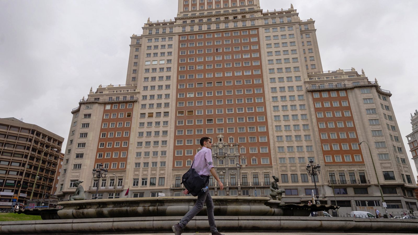 Edificio España, vendido por Trinitario Casanova a la cadena hotelera Riu