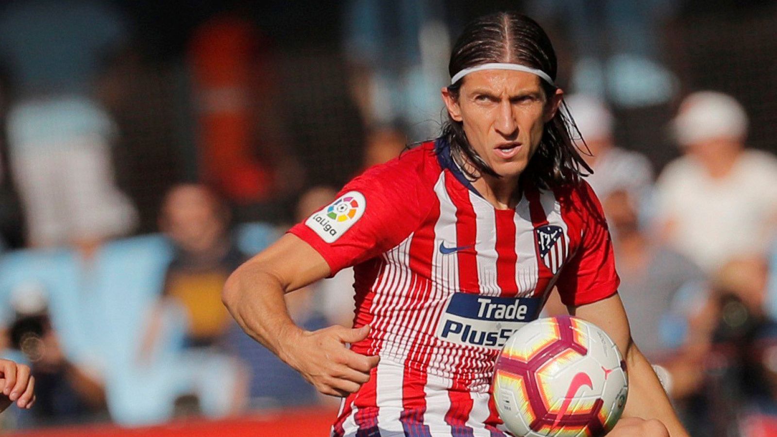 El lateral izquierdo brasileño Filipe Luis, en el partido Celta - Atlético.