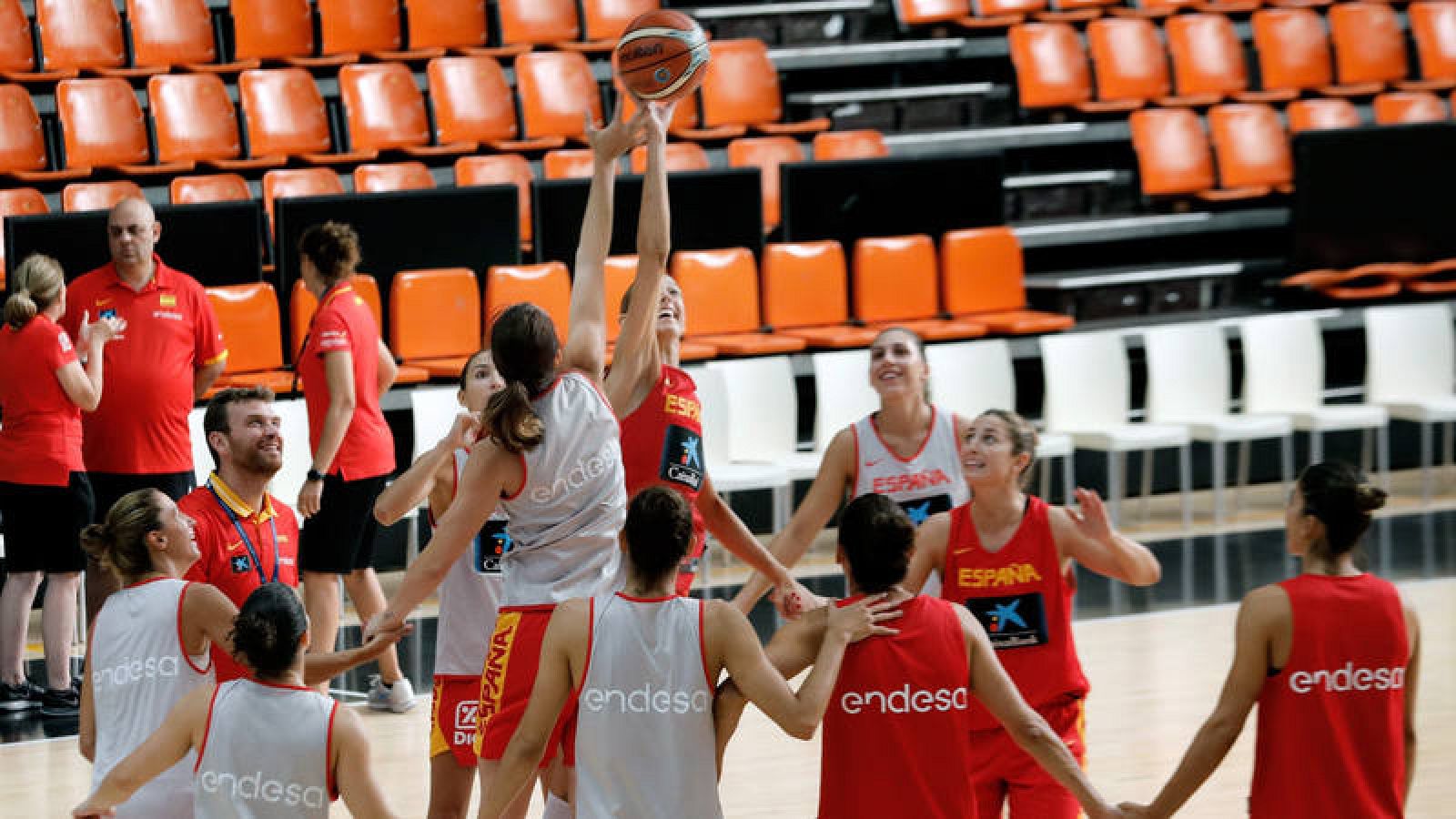 Mondelo descarta a Araújo y Abalde para continuar la preparación de cara al Mundial