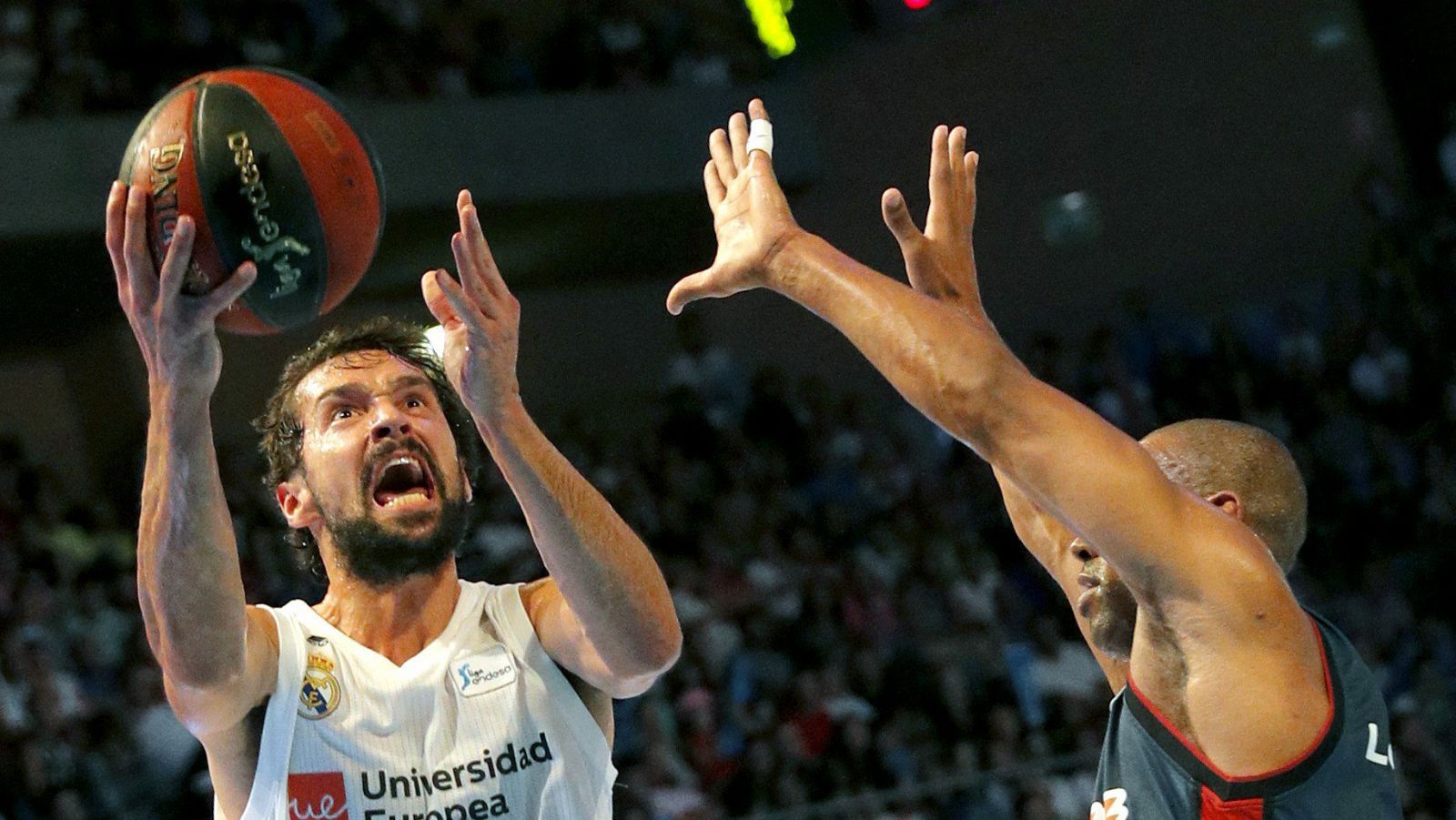 El Real Madrid conquista su quinta Supercopa tras ganar al Baskonia